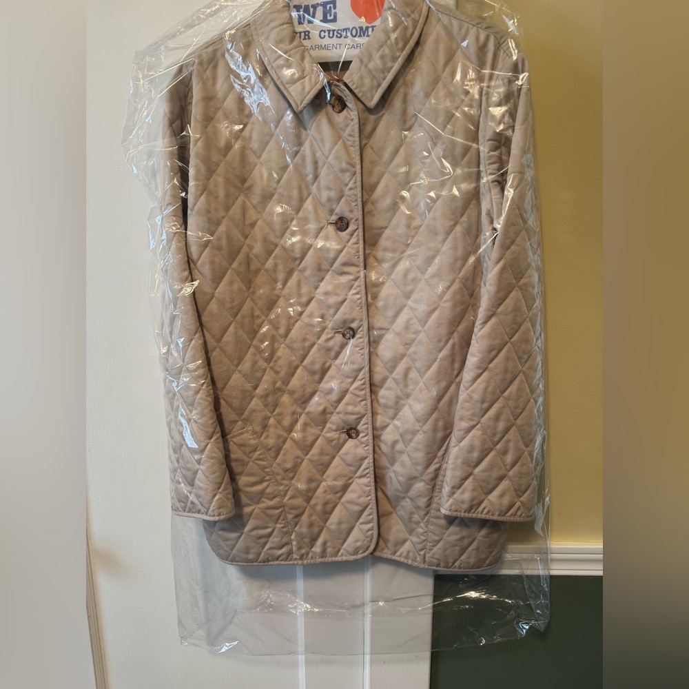 Burberry Quilted Beige Jacket- COA GUC